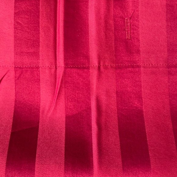 🌸4/$20🌸 Red drape/curtain panel - Picture 3 of 8
